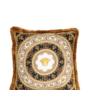 Cushion with fringes