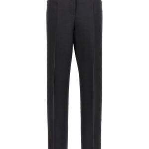 Stretched pleated trousers