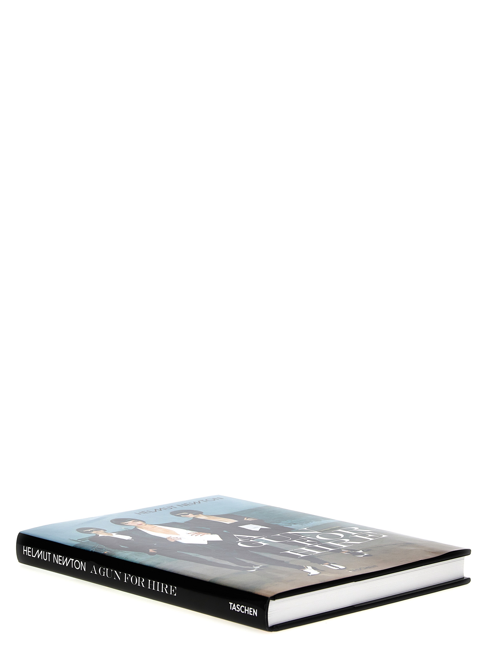'Helmut Newton. A Gun for Hire' book - immagine 3