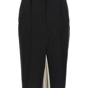 Exposed lining skirt