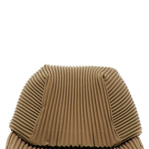 Pleated baseball cap
