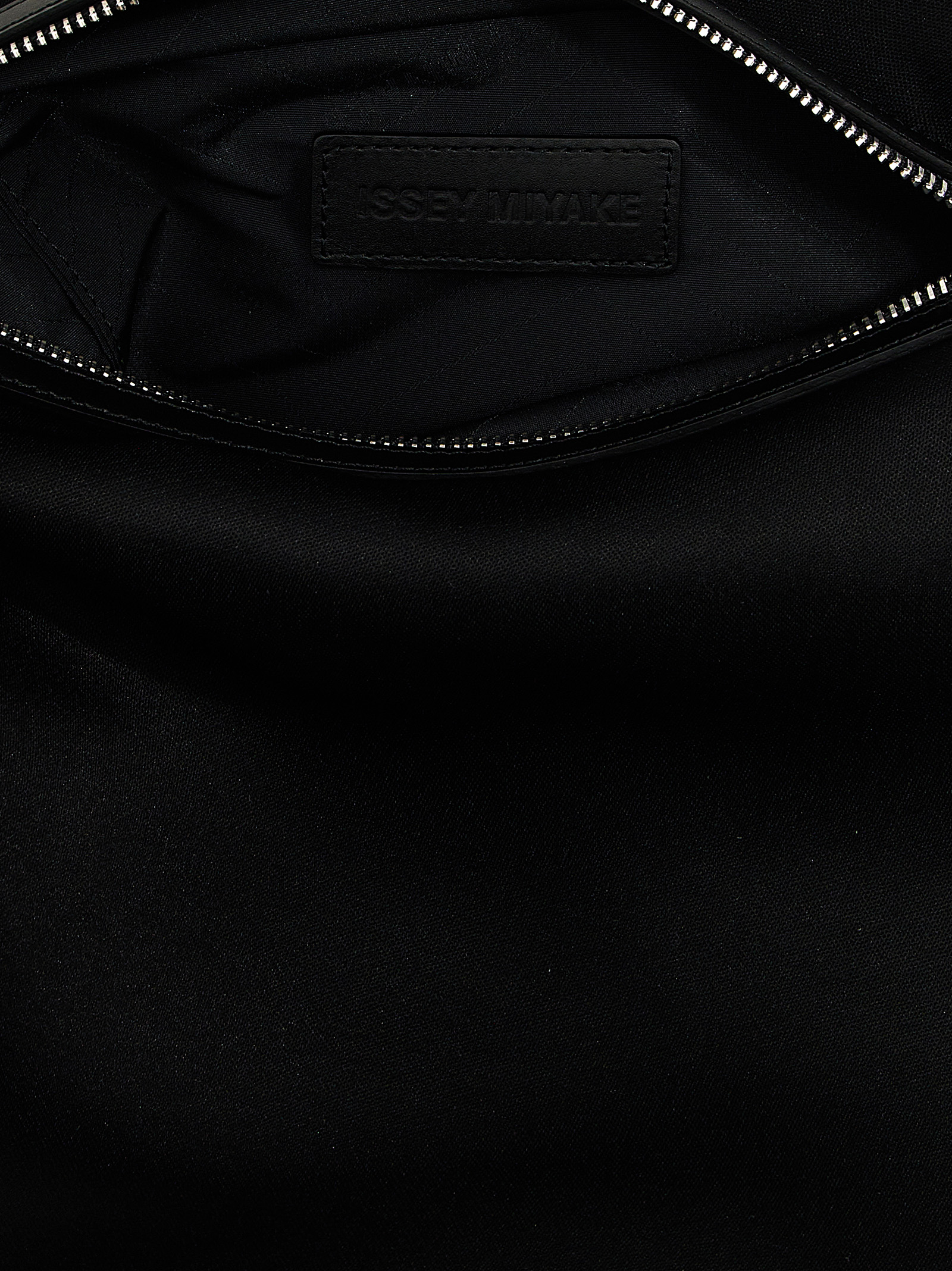 'Enveloping square' shoulder bag - immagine 4