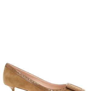 'Viv' pumps in The City'