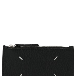 Zipped cardholder