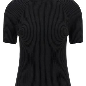 Back closure sweater