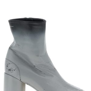 'Anatomic' ankle boots