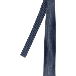 Patterned silk tie