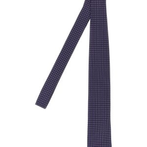 Patterned silk tie