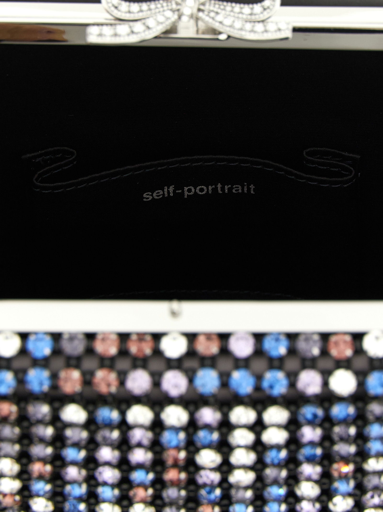 'Multi Crystal Chainmail' mini handbag - immagine 4