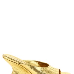Curved wedge mules