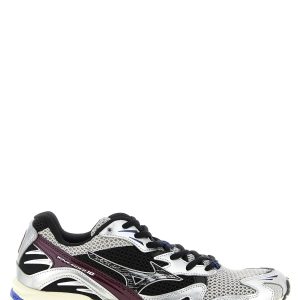 'Wave Rider 10' sneakers