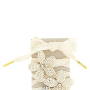 'Skin Sparkling' laces