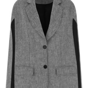 'Single-breasted' cape