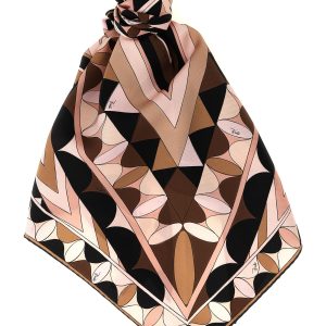 Triangle scarf
